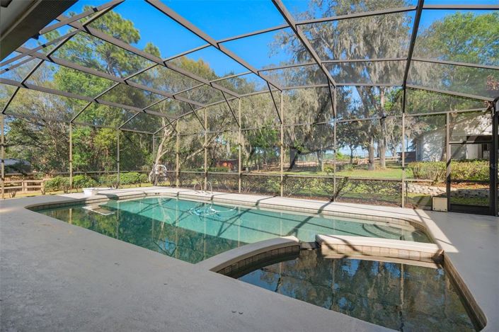 Image No.32-5 Bed House for sale