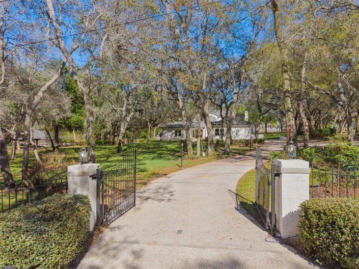 Image No.38-5 Bed House for sale