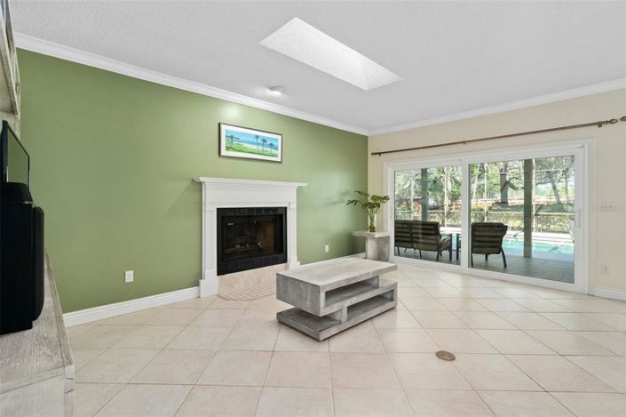 Image No.4-5 Bed House for sale