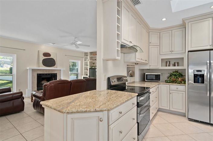 Image No.9-5 Bed House for sale