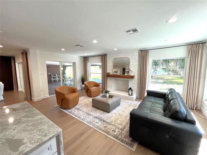 Image No.18-3 Bed House for sale