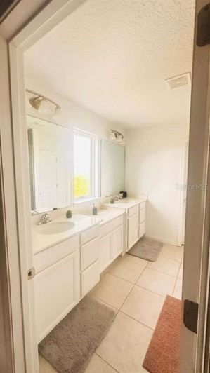 Image No.30-4 Bed House for sale