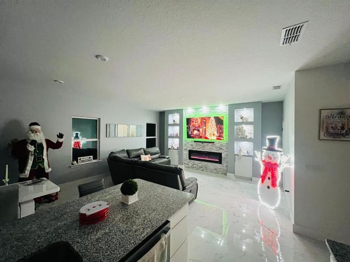 Image No.6-4 Bed House for sale