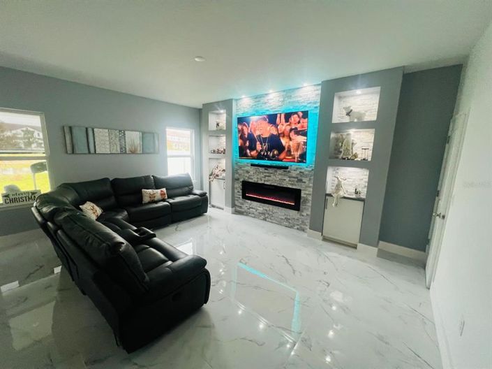 Image No.8-4 Bed House for sale