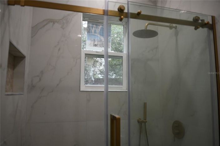 Image No.13-4 Bed House for sale