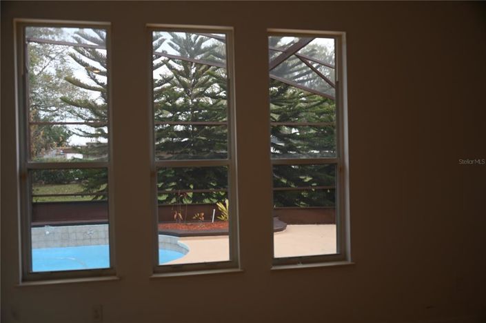 Image No.17-4 Bed House for sale