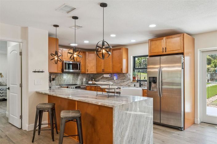 Image No.14-4 Bed House for sale