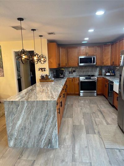 Image No.15-4 Bed House for sale