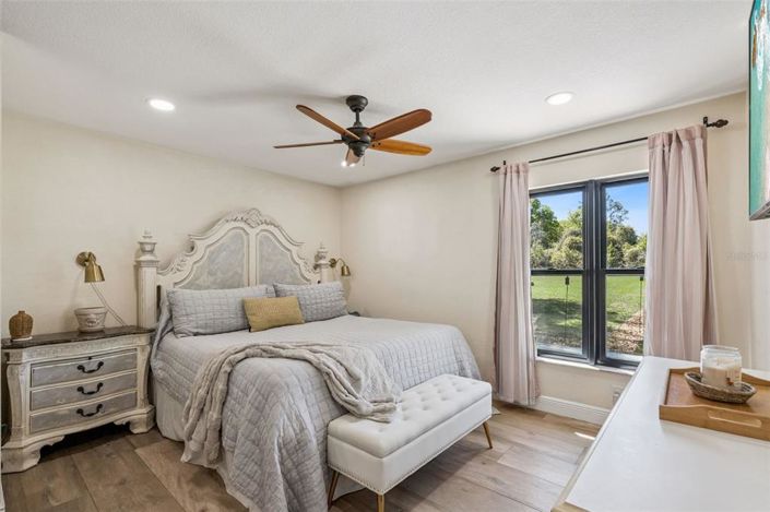 Image No.17-4 Bed House for sale