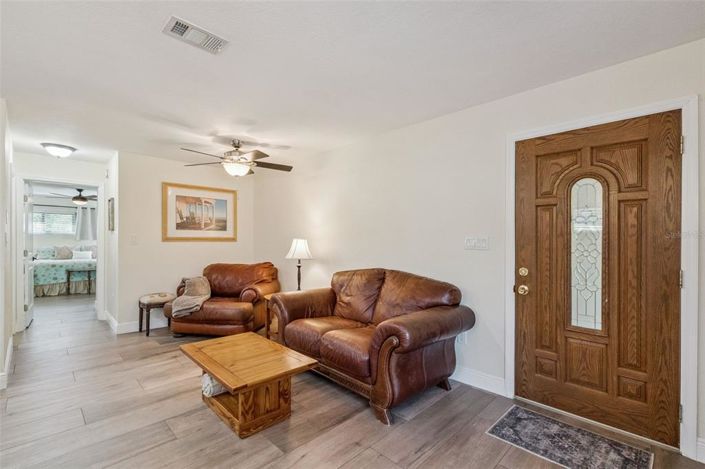 Image No.25-4 Bed House for sale