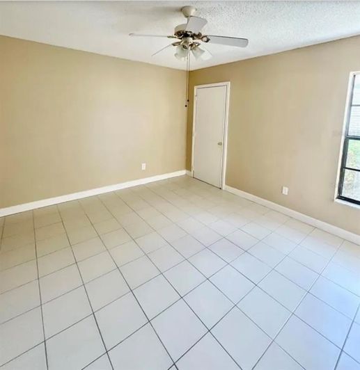 Image No.15-3 Bed House for sale