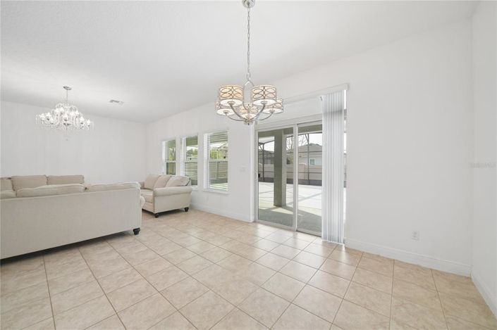 Image No.12-4 Bed House for sale