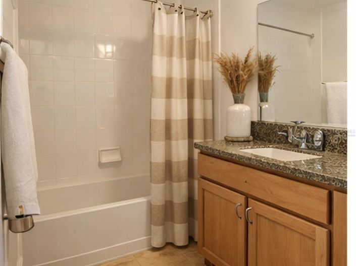 Image No.19-4 Bed House for sale