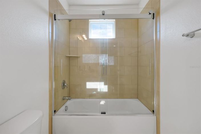 Image No.36-5 Bed House for sale