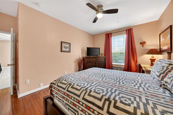 Image No.24-3 Bed Apartment for sale