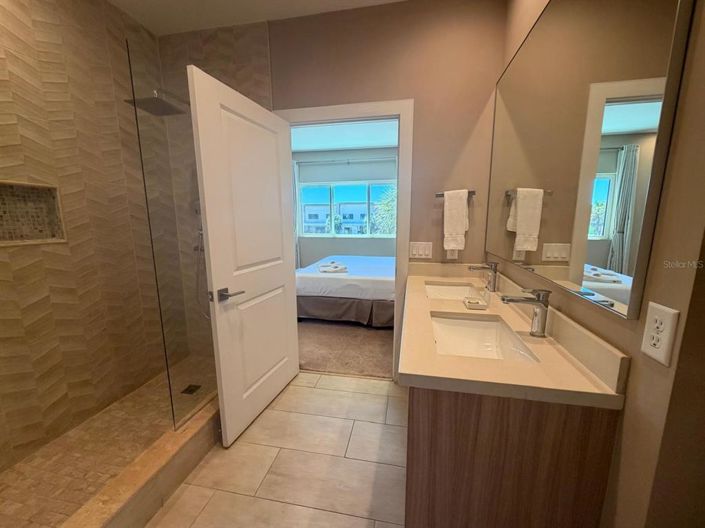 Image No.22-3 Bed Townhouse for sale