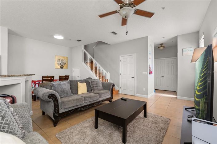 Image No.13-3 Bed Townhouse for sale