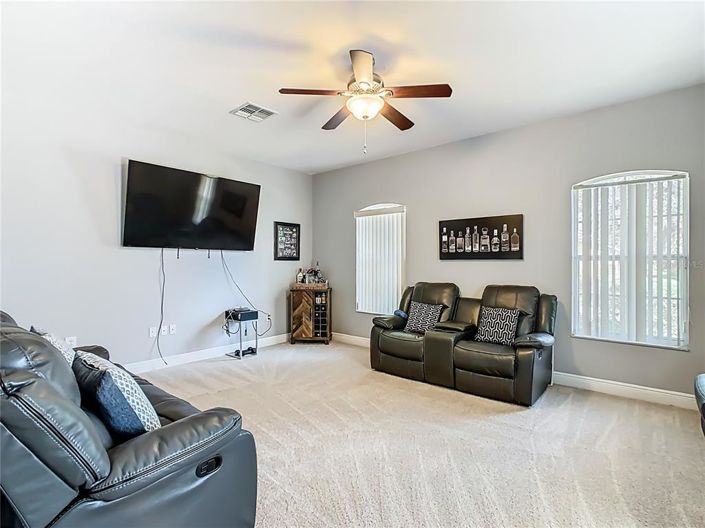 Image No.21-3 Bed House for sale