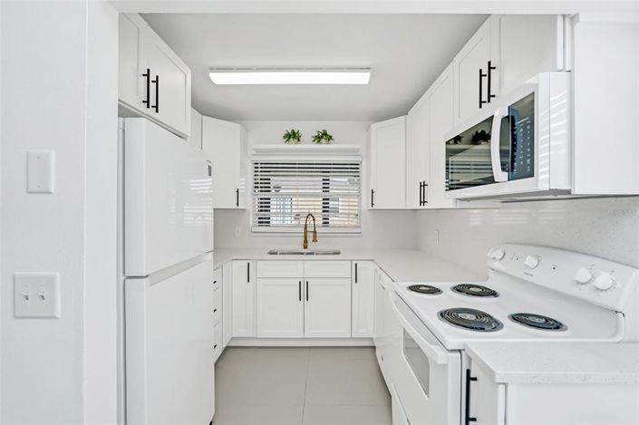 Image No.11-2 Bed House for sale