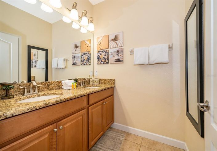 Image No.5-5 Bed Townhouse for sale