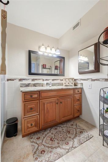 Image No.32-2 Bed House for sale