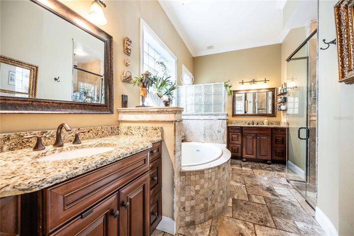 Image No.15-4 Bed House for sale