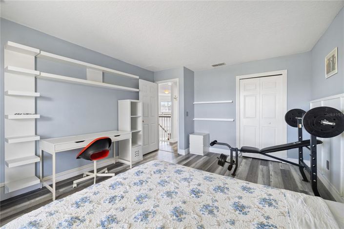 Image No.25-5 Bed House for sale