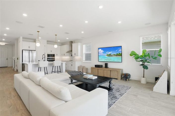 Image No.17-3 Bed House for sale