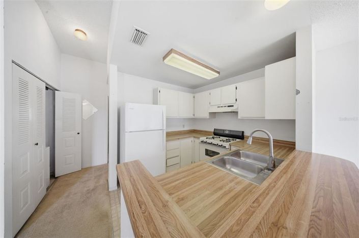 Image No.10-1 Bed Townhouse for sale