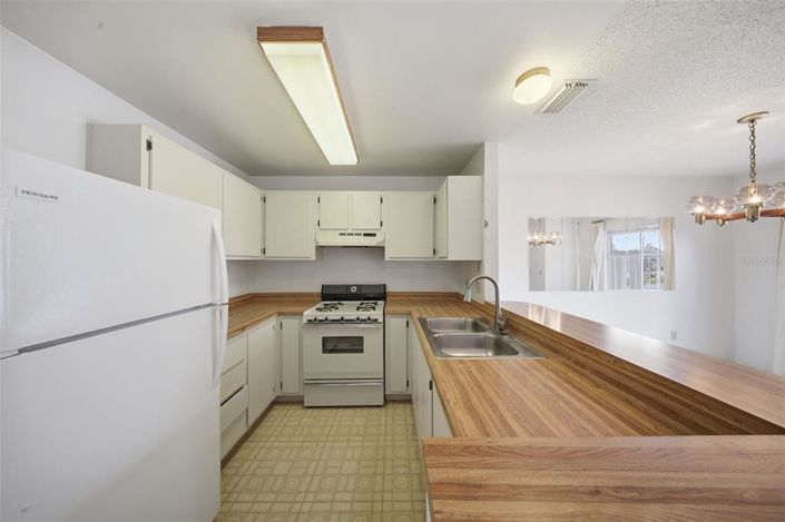 Image No.11-1 Bed Townhouse for sale