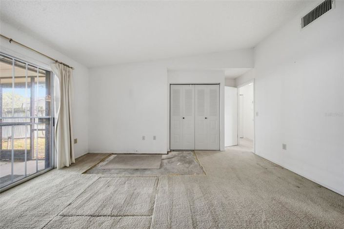 Image No.15-1 Bed Townhouse for sale