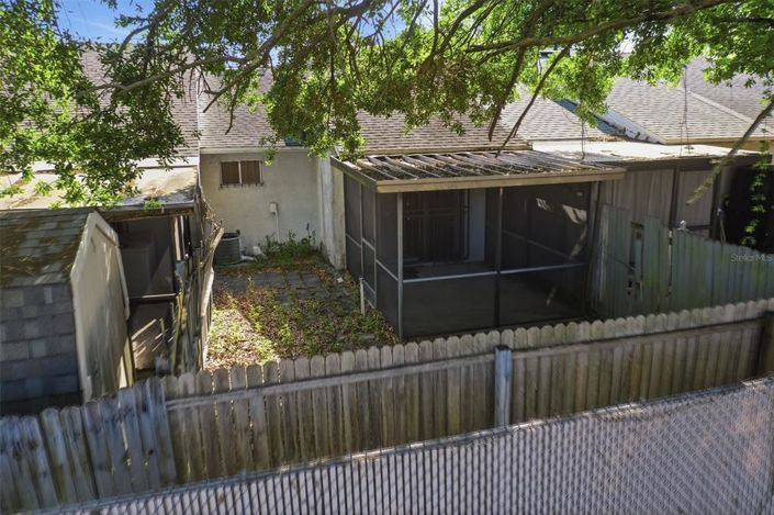 Image No.25-1 Bed Townhouse for sale