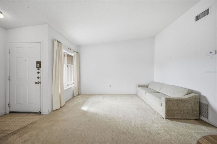 Image No.6-1 Bed Townhouse for sale