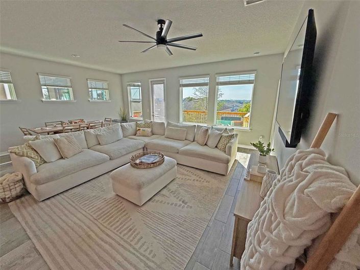 Image No.6-3 Bed House for sale