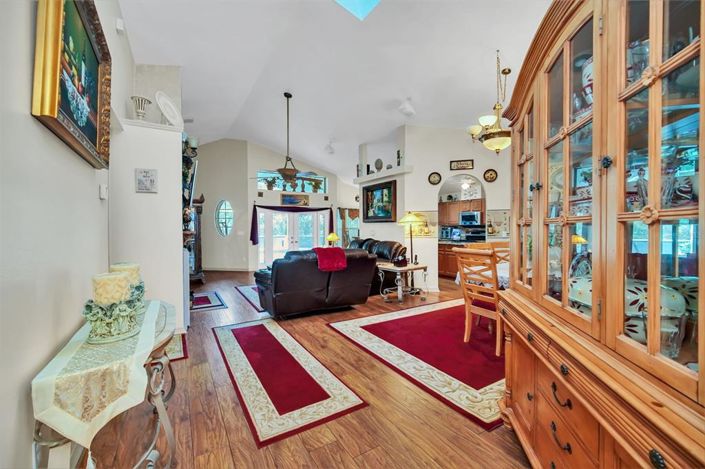 Image No.10-4 Bed House for sale