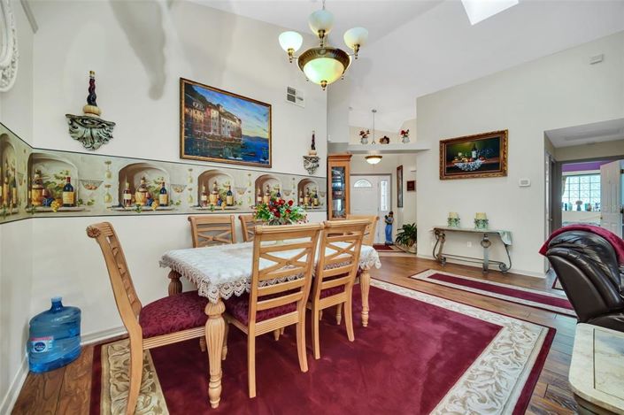 Image No.13-4 Bed House for sale