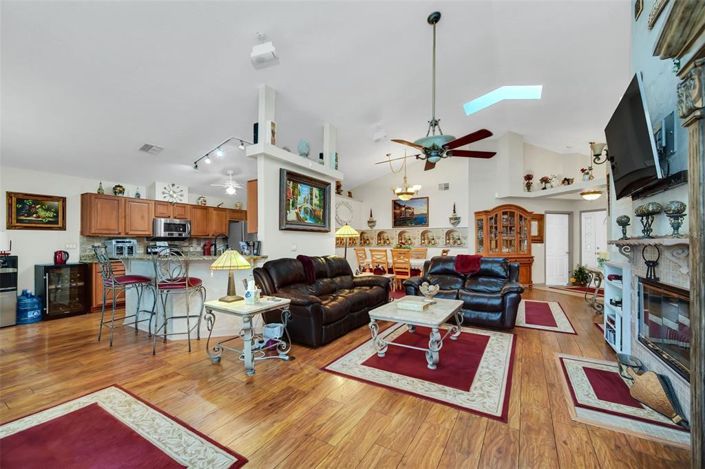 Image No.17-4 Bed House for sale