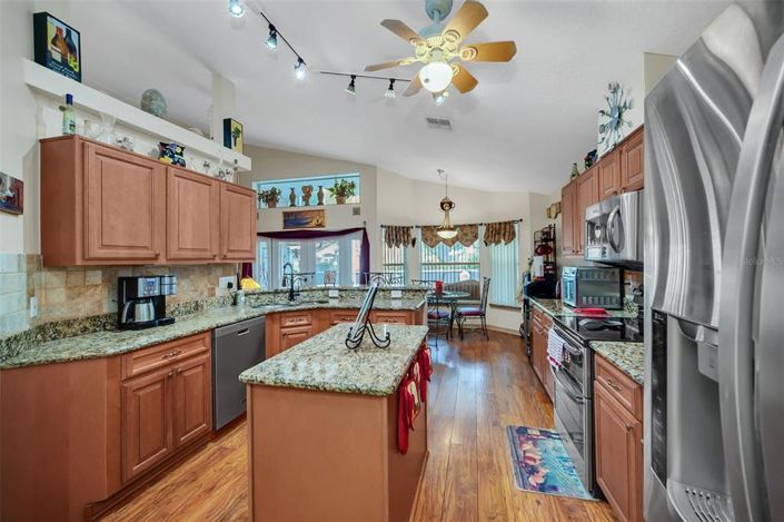 Image No.24-4 Bed House for sale