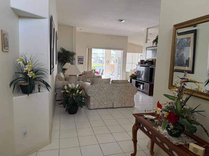 Image No.18-3 Bed House for sale