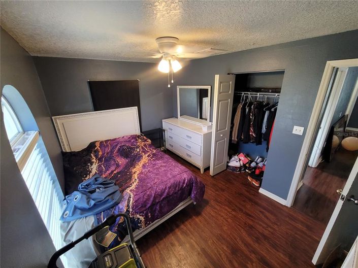 Image No.17-4 Bed House for sale