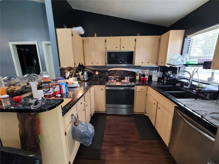 Image No.22-4 Bed House for sale