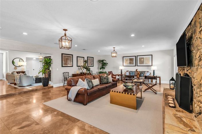 Image No.26-4 Bed House for sale