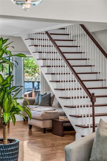 Image No.42-4 Bed House for sale