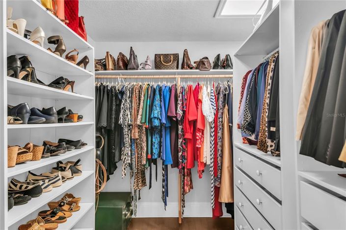 Image No.50-4 Bed House for sale