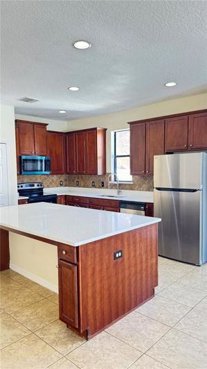 Image No.2-Maison de 5 chambres à vendre à Saint John