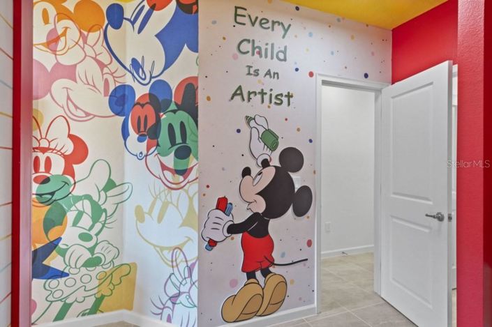 Image No.22-5 Bed Townhouse for sale