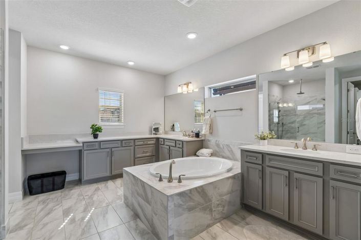 Image No.42-4 Bed House for sale