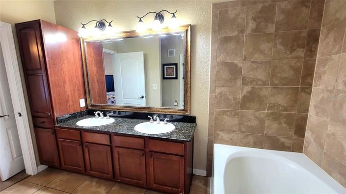 Image No.12-3 Bed Apartment for sale