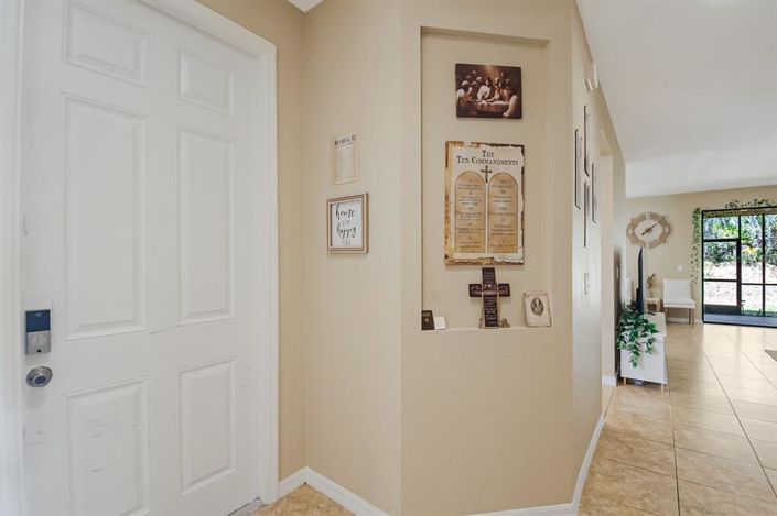 Image No.16-4 Bed Townhouse for sale