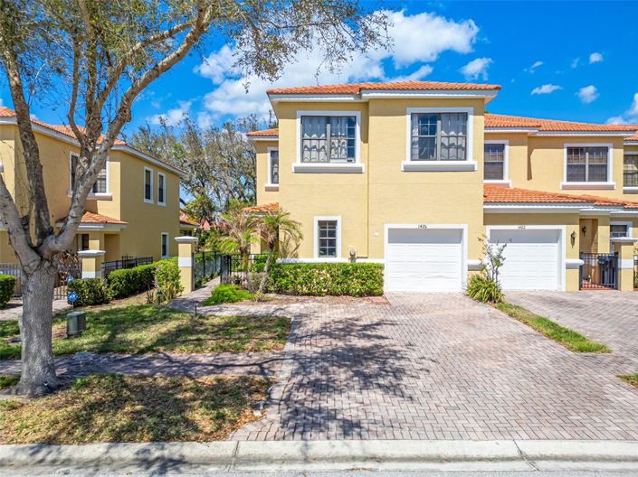 Image No.2-4 Bed Townhouse for sale